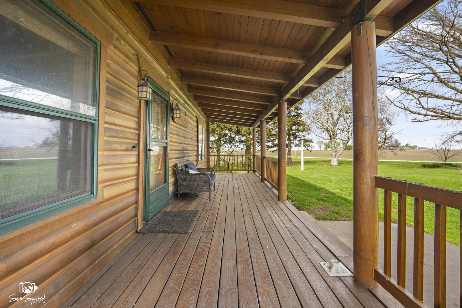 1235 North 1450 East Road Onarga, IL 60955 - Photo 15 of 34 a view of balcony with wooden floor