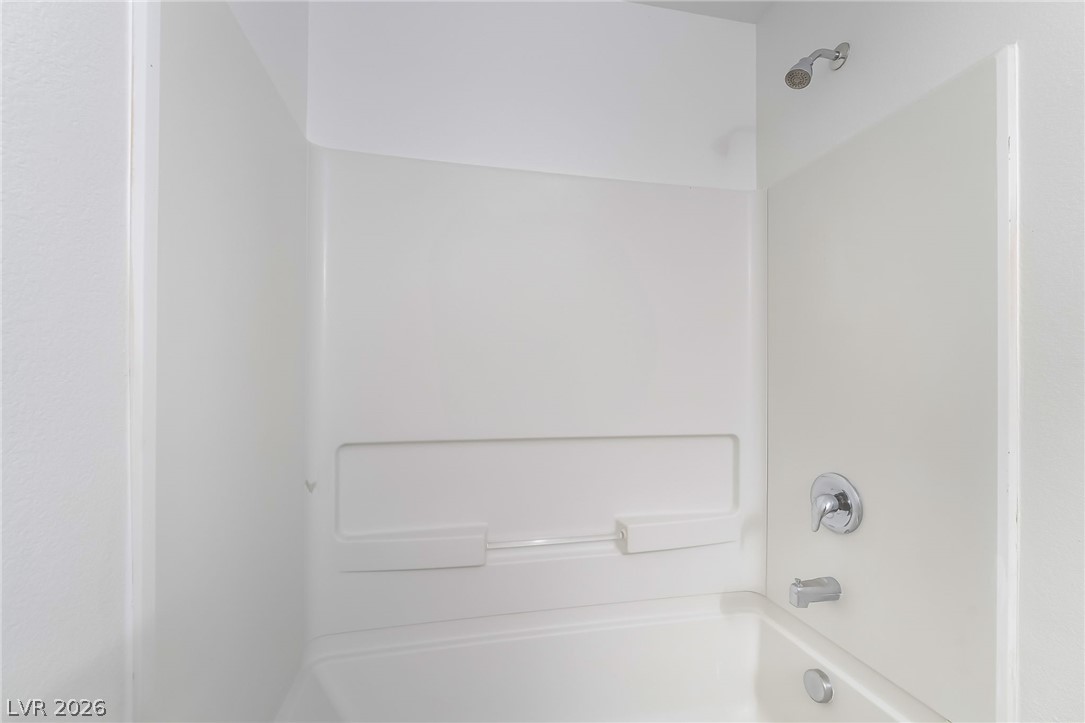 3052 Camino Rico Avenue Henderson, NV 89044 - Photo 31 of 39 Full bath with shower / bath combination