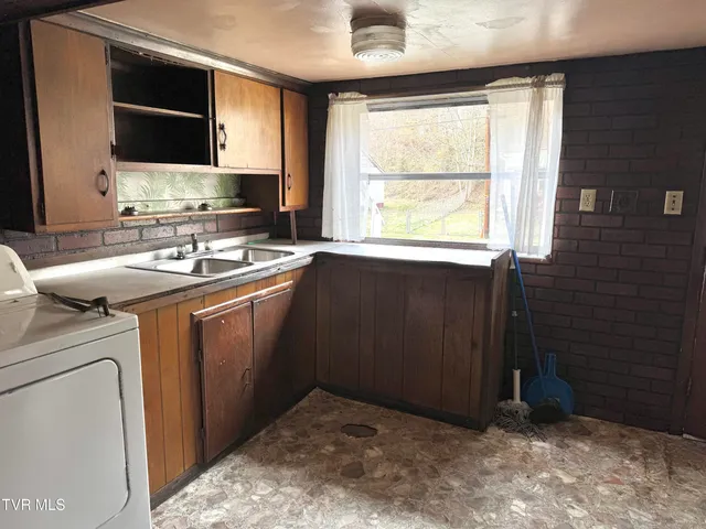 $105,000 | 30 Albemarle Street, Big Stone Gap, VA 24219