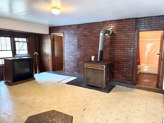 $105,000 | 30 Albemarle Street, Big Stone Gap, VA 24219