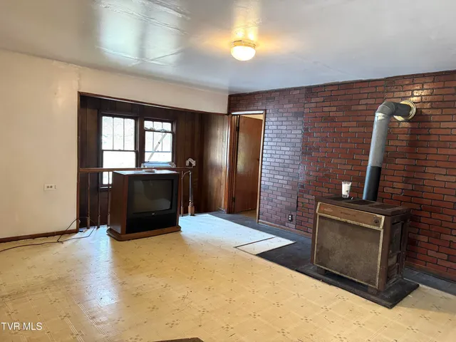 $105,000 | 30 Albemarle Street, Big Stone Gap, VA 24219