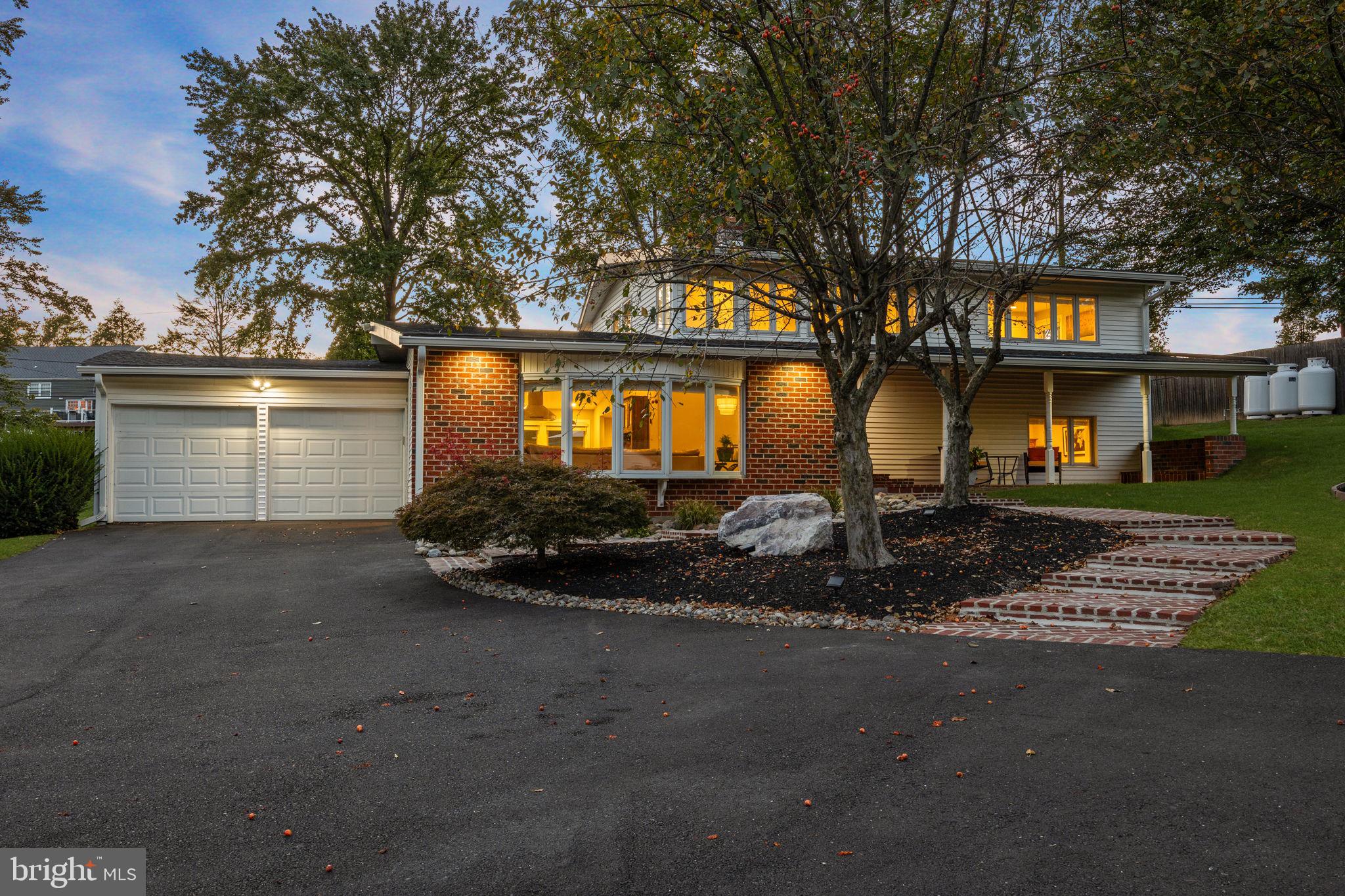 4482 East Yates Road Bensalem, PA 19020 - Photo 3 of 68 Gallery Image 3
