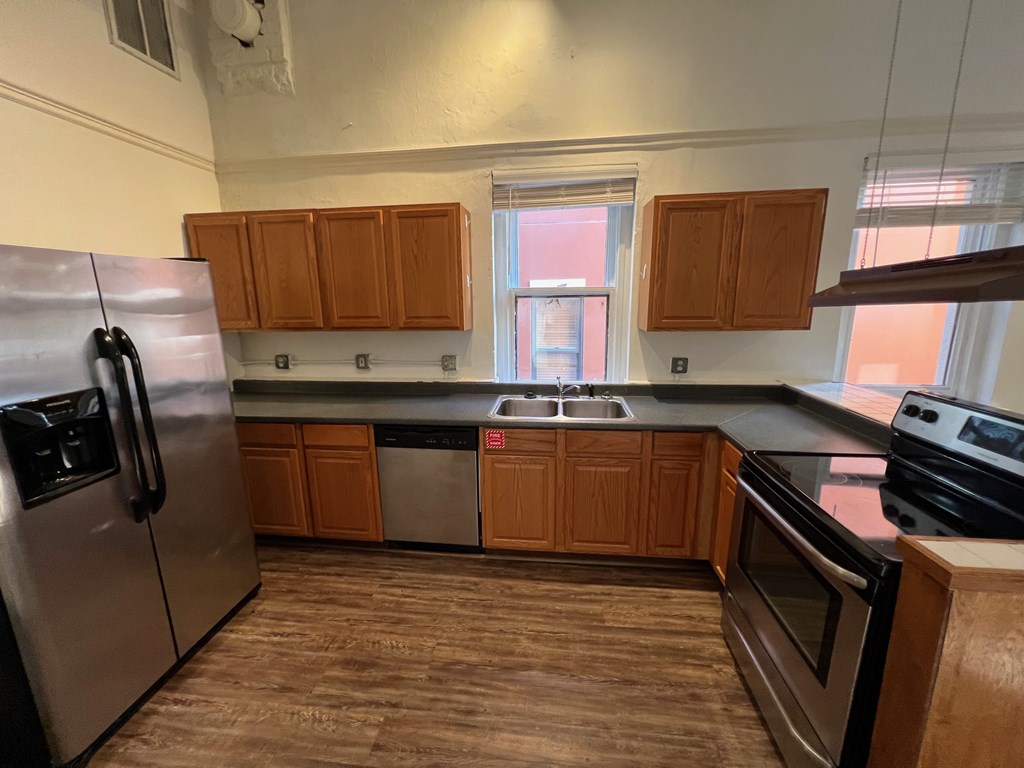 1106 Broadway, Unit 1106C Columbus, GA 31901 - Photo 11 of 22 Kitchen