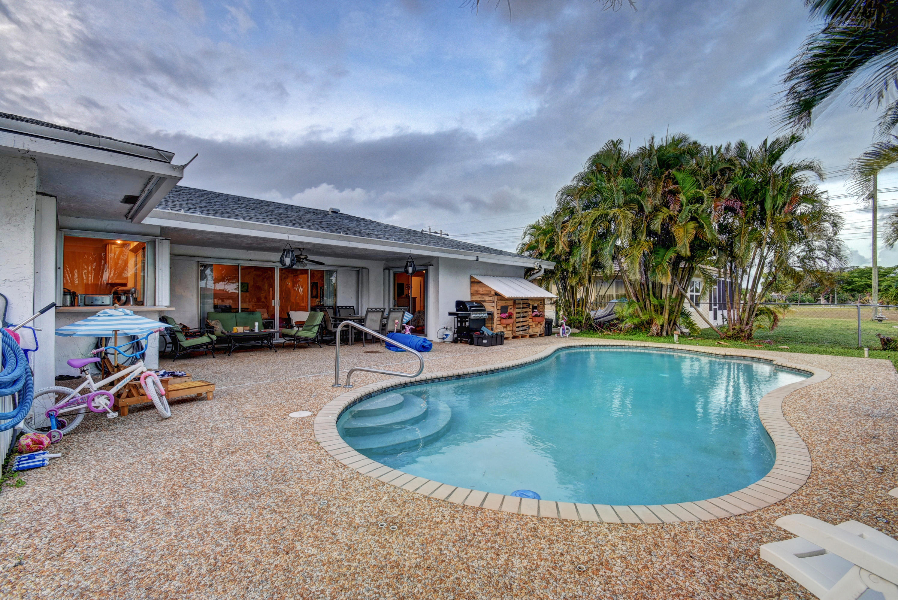 11054 Delta Circle Boca Raton, FL 33428 - Photo 22 of 24 pool/water