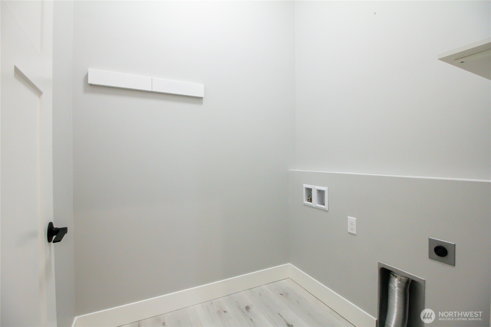 1037 Southeast Date Avenue, Unit 1 College Place, WA 99324 - Photo 8 of 24 a view of small space