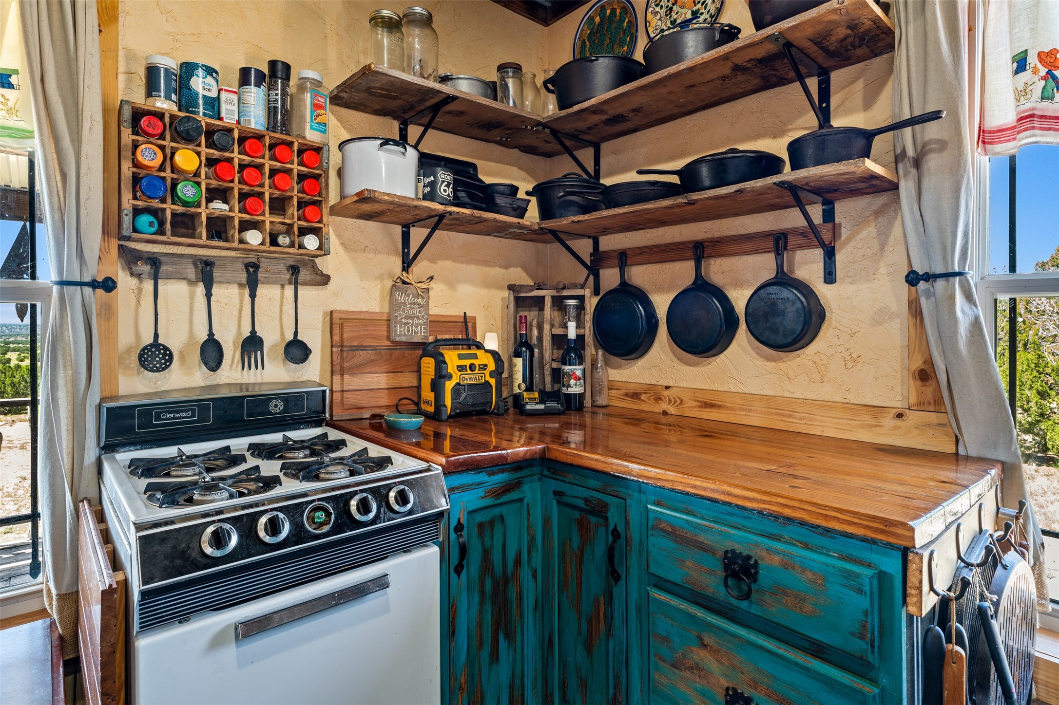 4221 Palo Amarillo Road Santa Rosa, NM 88435 - Photo 16 of 78 COOKTOP