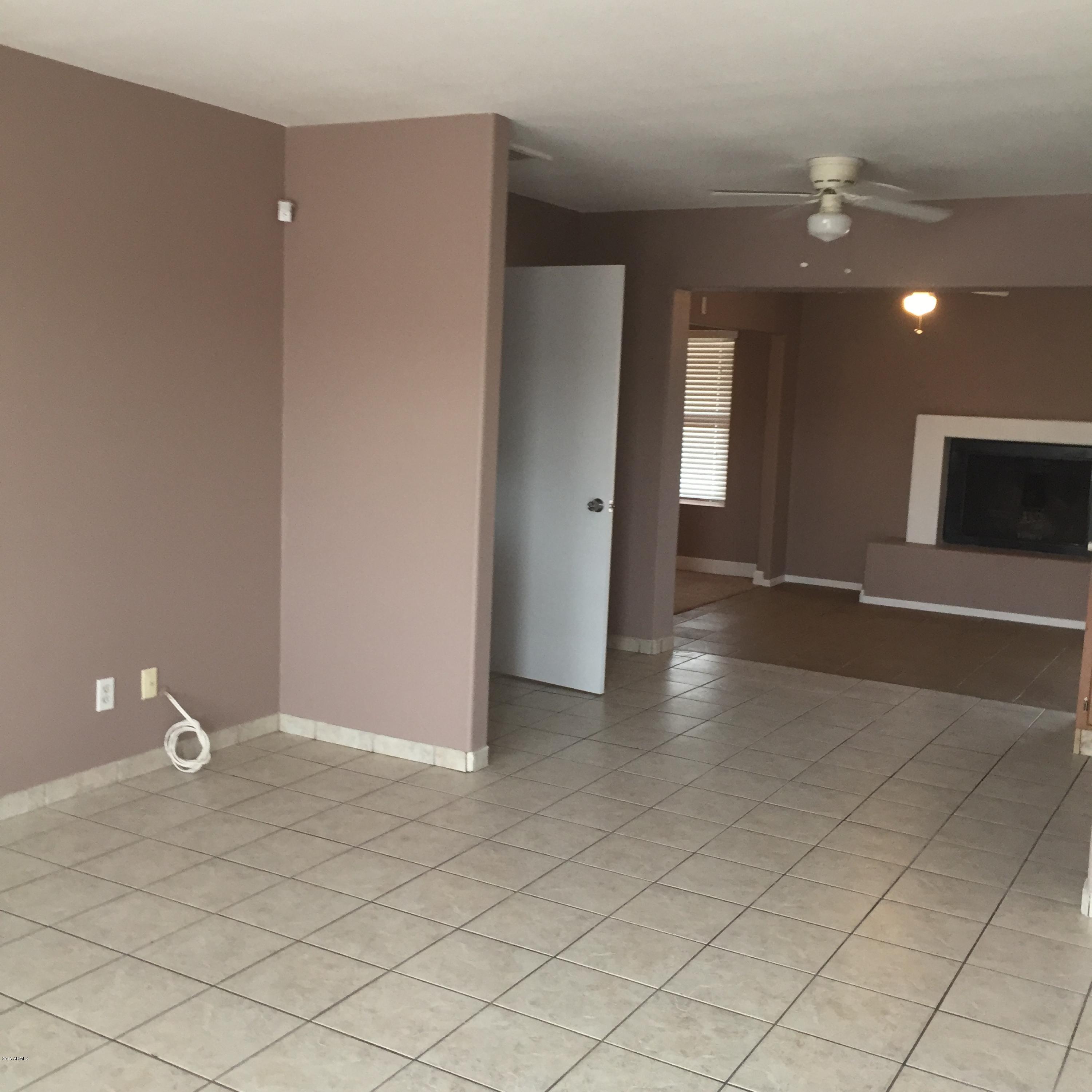9002 West Roma Avenue Phoenix, AZ 85037 - Photo 15 of 33 PHOENIX 9002 005