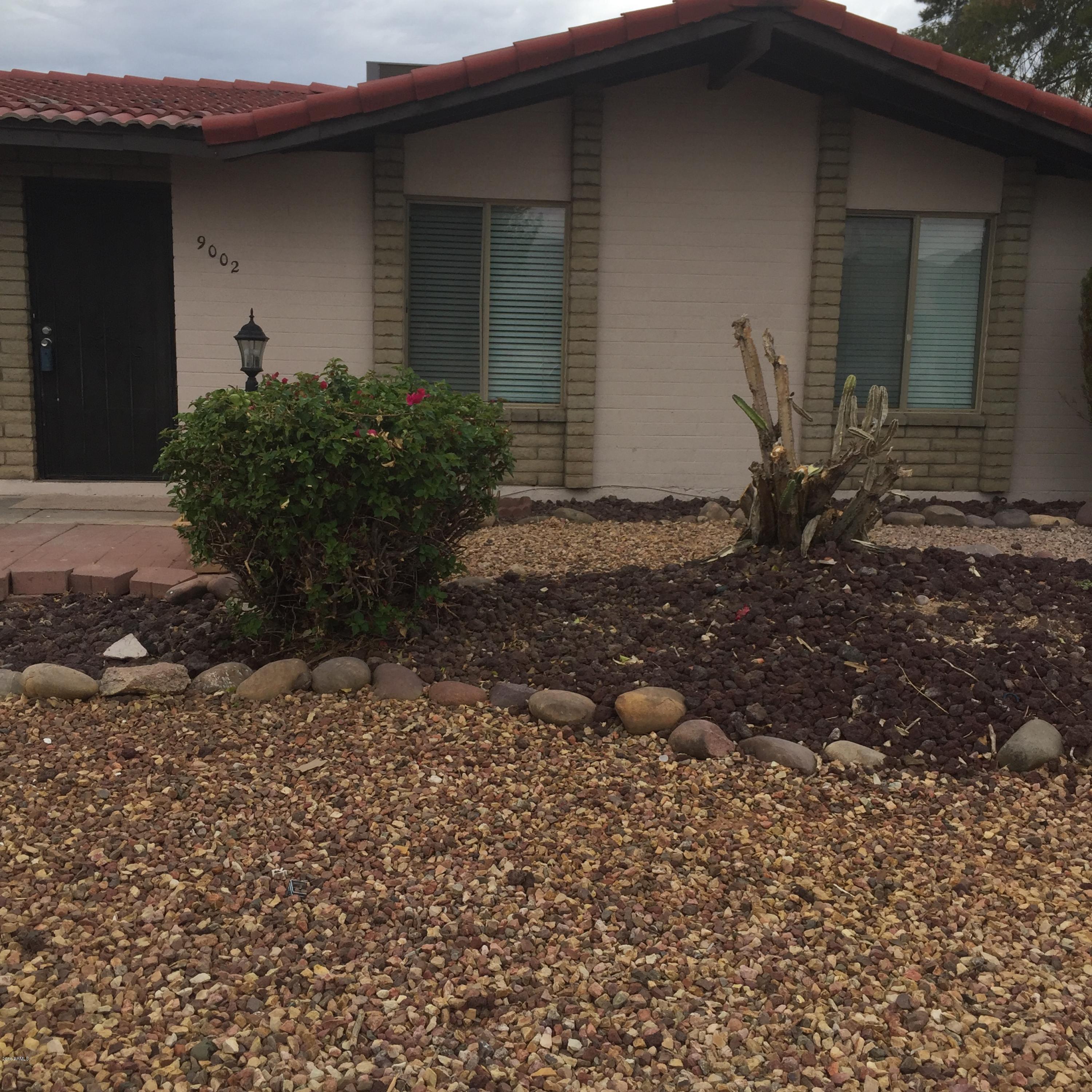 9002 West Roma Avenue Phoenix, AZ 85037 - Photo 2 of 33 PHOENIX 9002 004