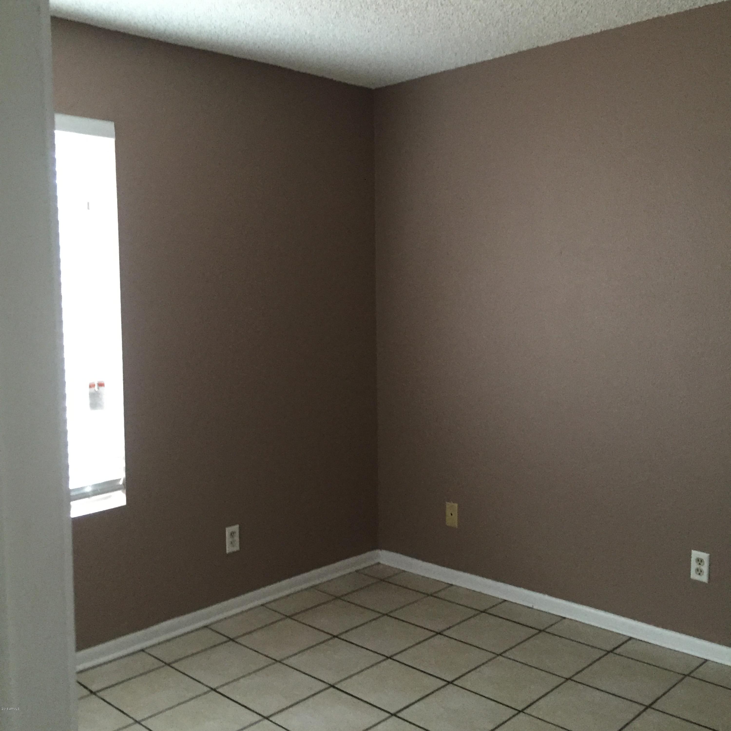 9002 West Roma Avenue Phoenix, AZ 85037 - Photo 21 of 33 PHOENIX 9002 015