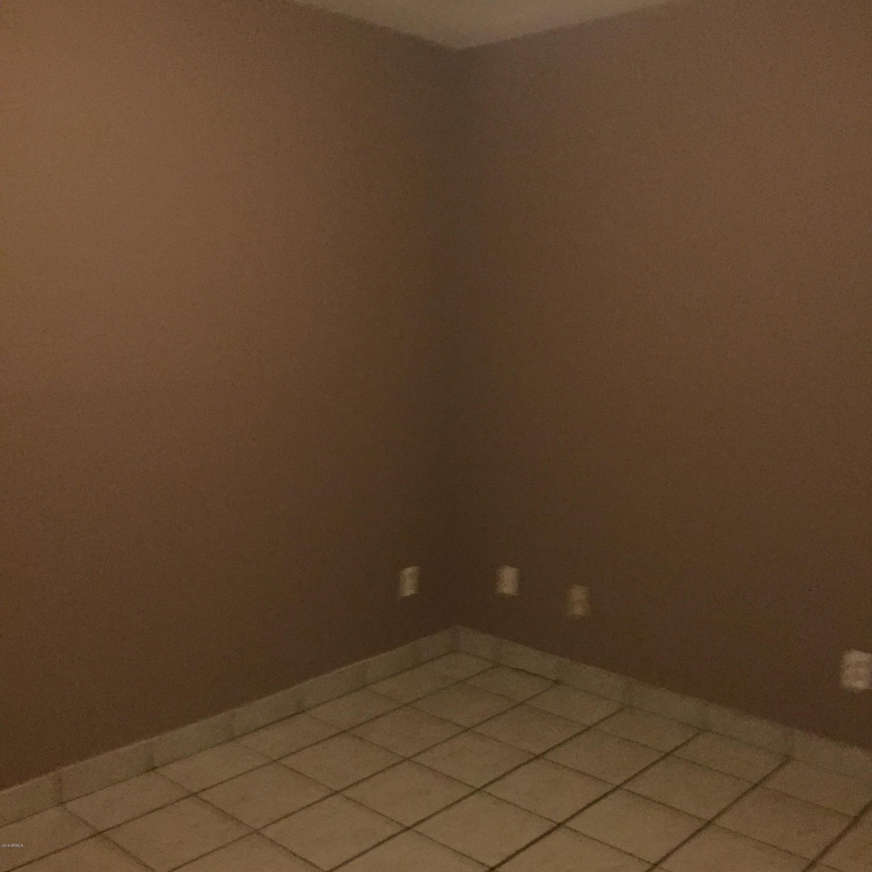 9002 West Roma Avenue Phoenix, AZ 85037 - Photo 27 of 33 PHOENIX 9002 021