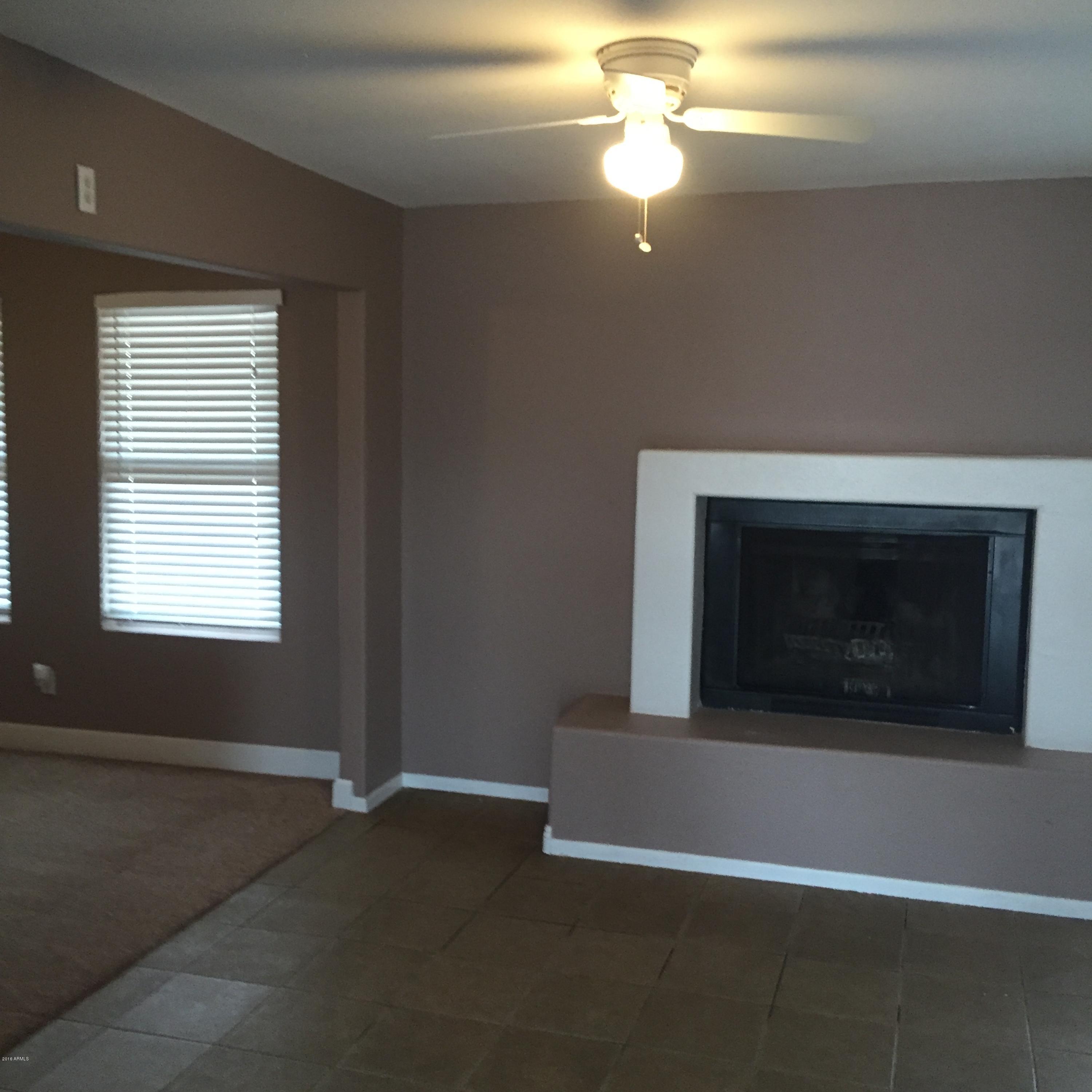 9002 West Roma Avenue Phoenix, AZ 85037 - Photo 6 of 33 PHOENIX 9002 008