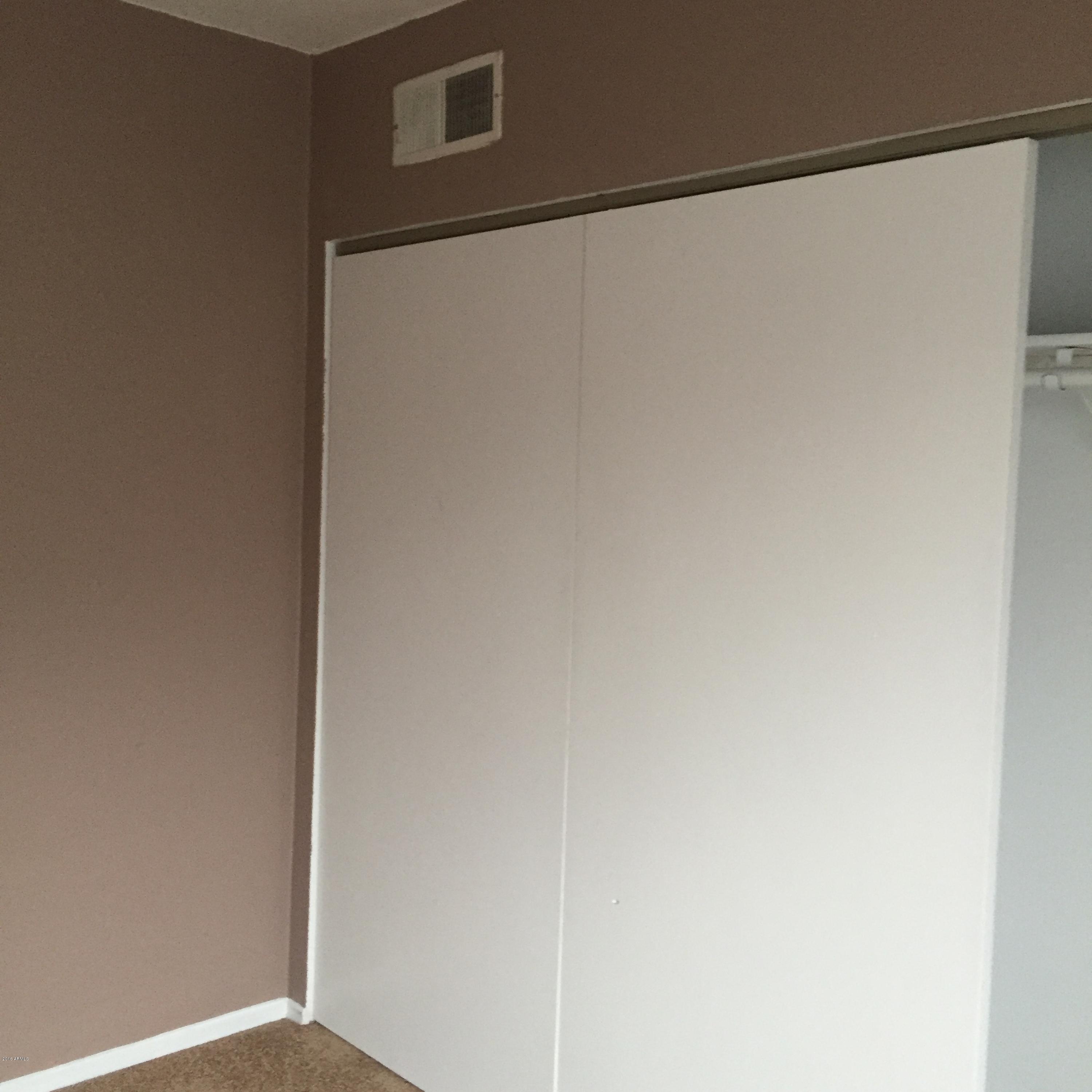 9002 West Roma Avenue Phoenix, AZ 85037 - Photo 10 of 33 PHOENIX 9002 012