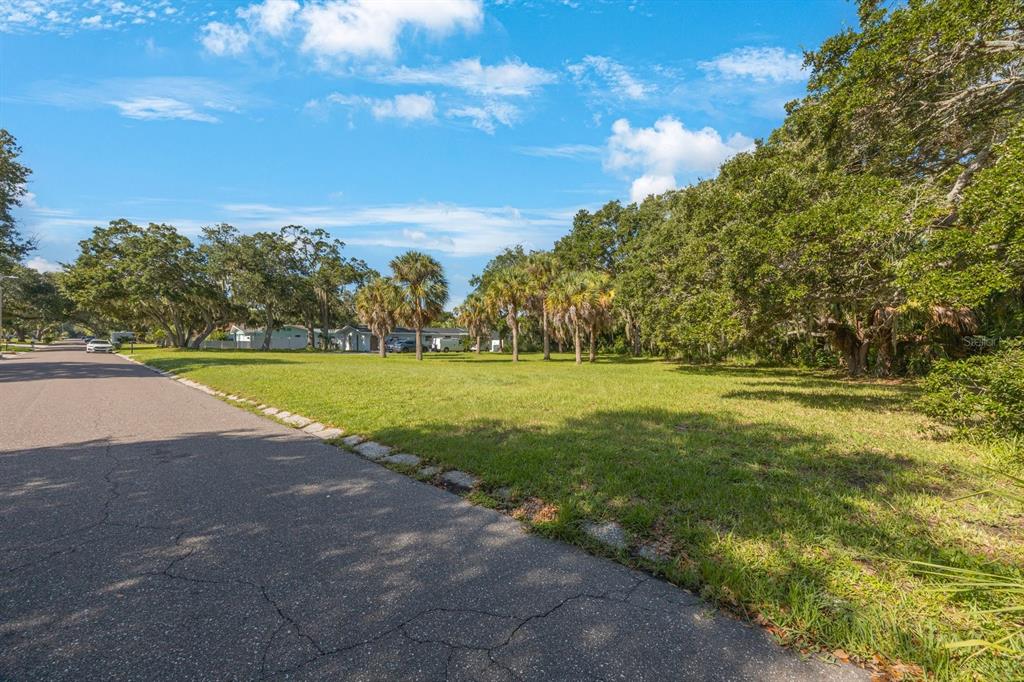 145th Lane Largo, FL 33774 - Photo 25 of 32 Gallery Image 25