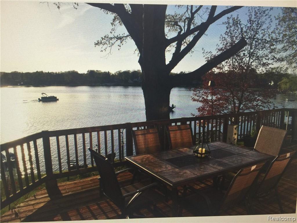 2913 Lansdowne Road Waterford, MI 48329 - Photo 16 of 24