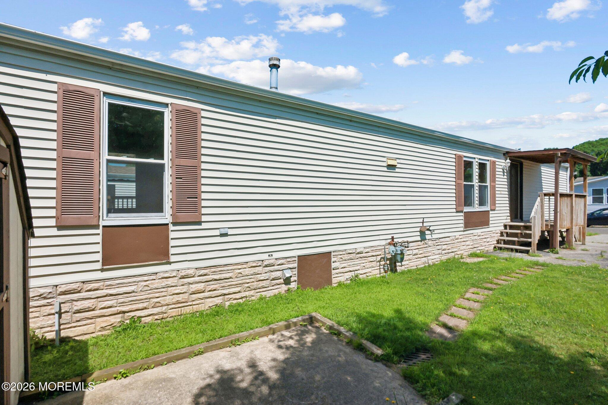 9 Secretariat Street Howell, NJ 07731 - Photo 3 of 24 002
