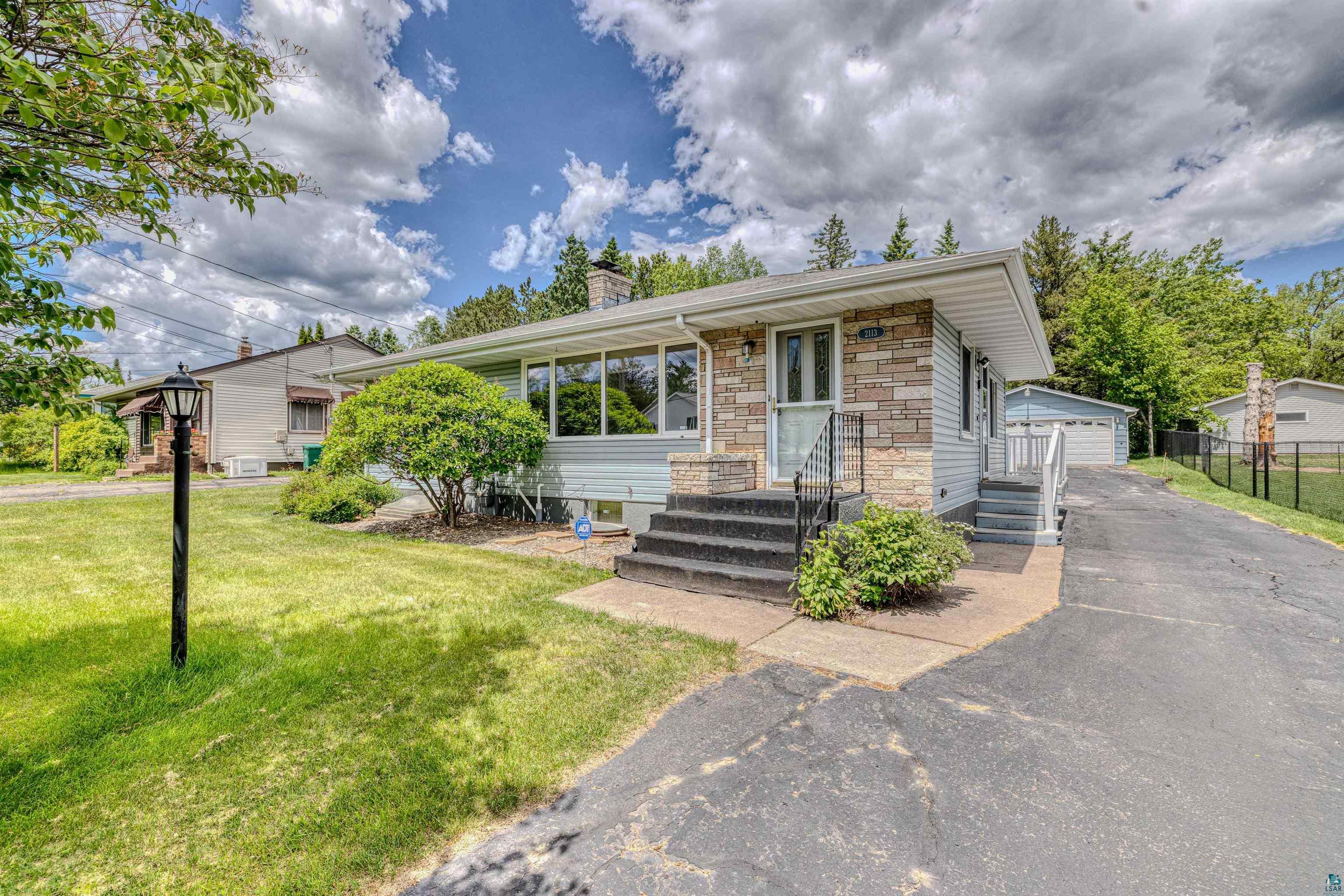 2113 Hutchinson Road Duluth, MN 55811 - Photo 1 of 21