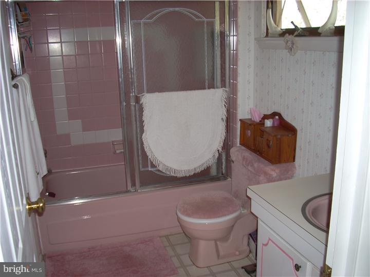 1209 Dennis Road Southampton, PA 18966 - Photo 14 of 18 Bathroom
