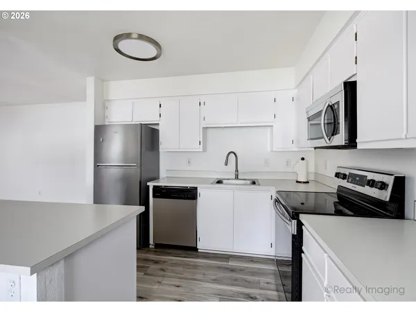 $249,900 | 10690 Southwest Davies Road, Beaverton, OR 97008