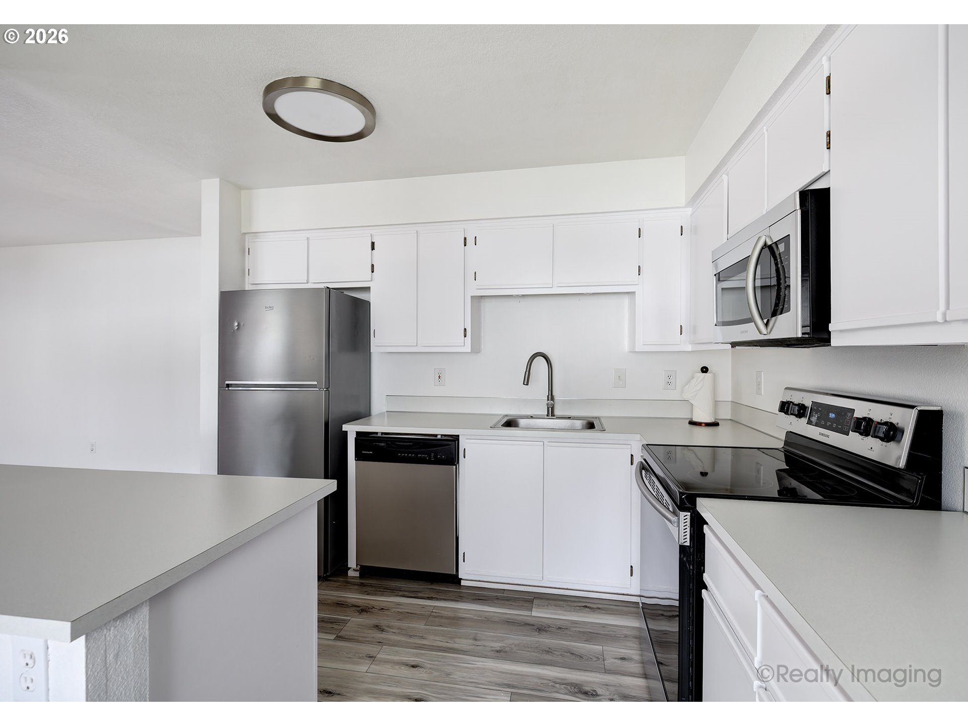 10690 Southwest Davies Road Beaverton, OR 97008 - Photo 9 of 21