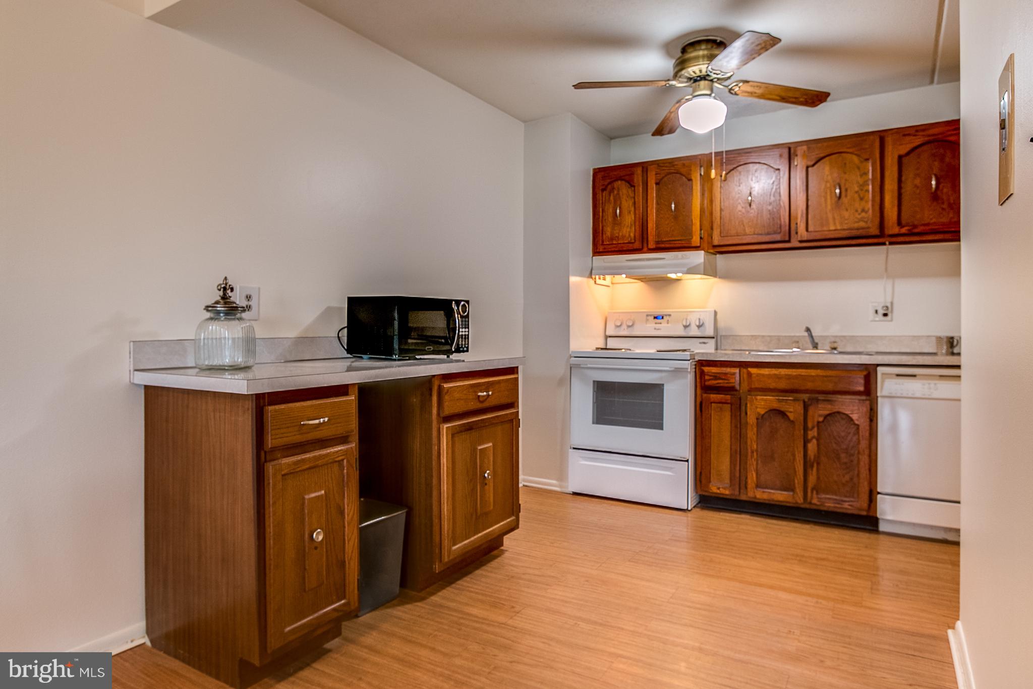 72 Welsh Tract Road, Unit 104 Newark, DE 19713 - Photo 8 of 19 Spacious Kitchen, Bar & Prep Area