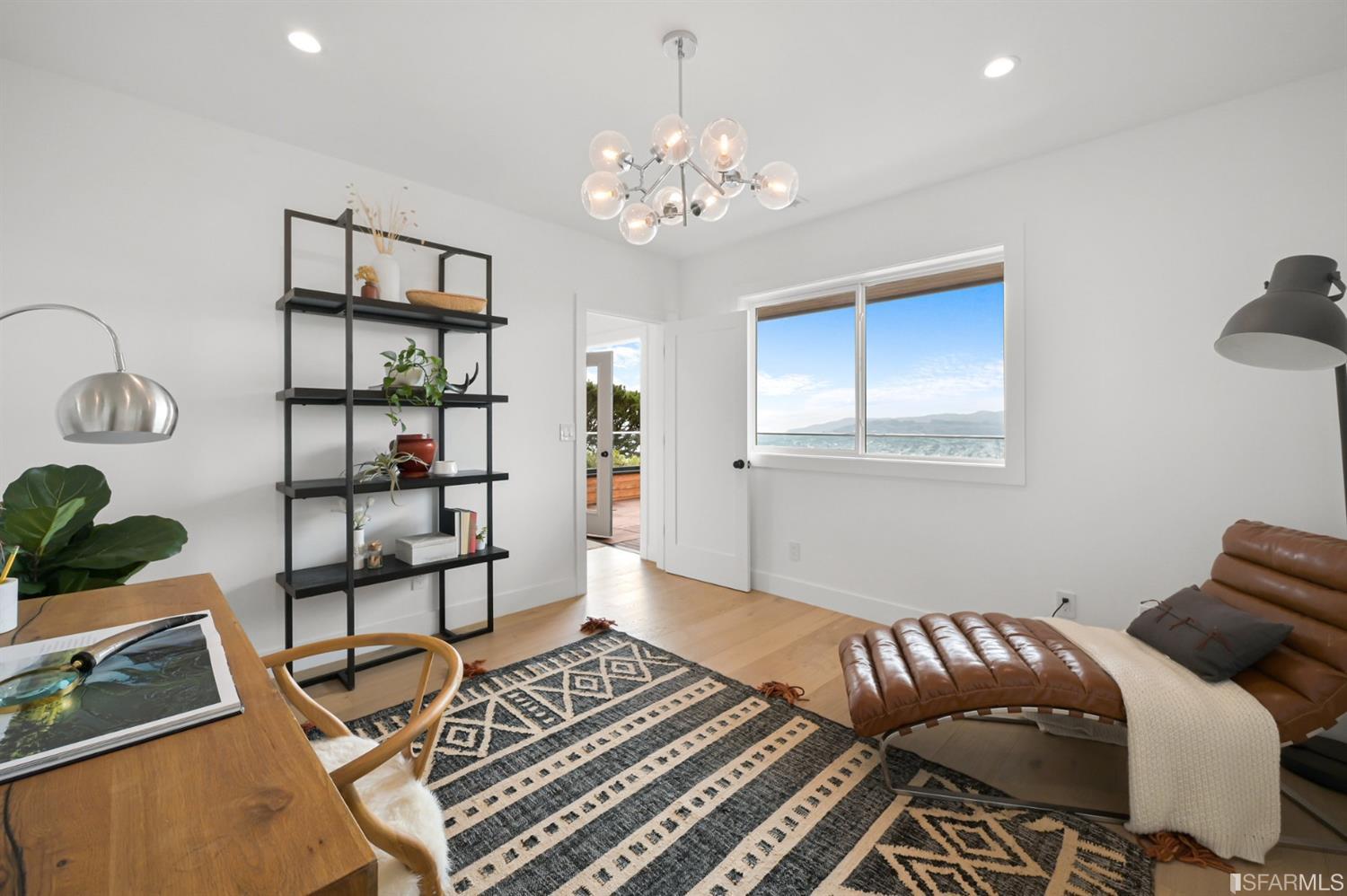 464 Lansdale Avenue San Francisco, CA 94127 - Photo 42 of 61 a living room with furniture