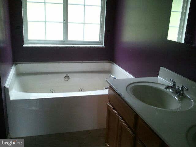 7260 Valley Road Berkeley Springs, WV 25411 - Photo 5 of 10 Bath (Master)