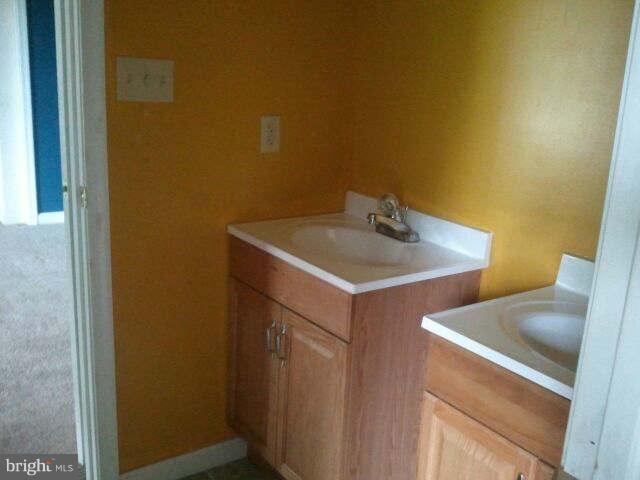 7260 Valley Road Berkeley Springs, WV 25411 - Photo 9 of 10 Bath