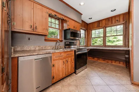 $889,000 | 36 Seaview Avenue, Northport, NY 11768