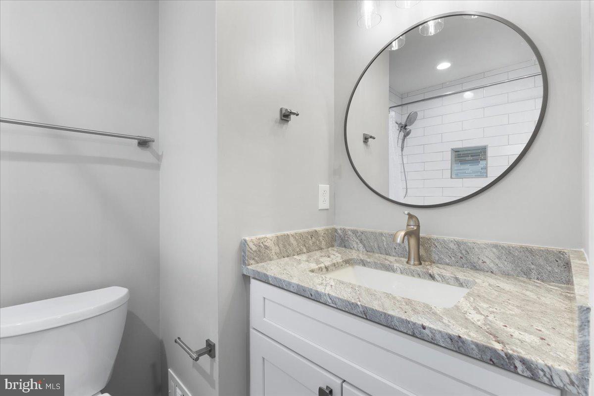 21094 Cornerpost Square Ashburn, VA 20147 - Photo 13 of 29