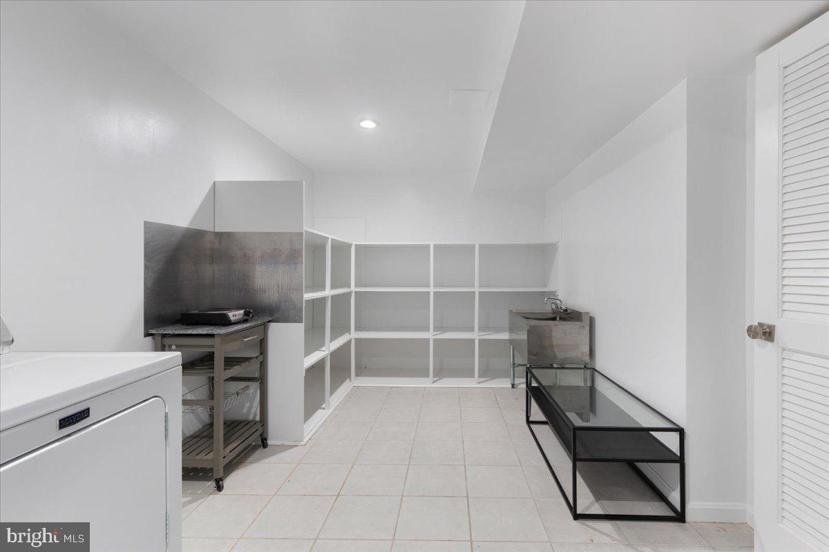 21094 Cornerpost Square Ashburn, VA 20147 - Photo 25 of 29