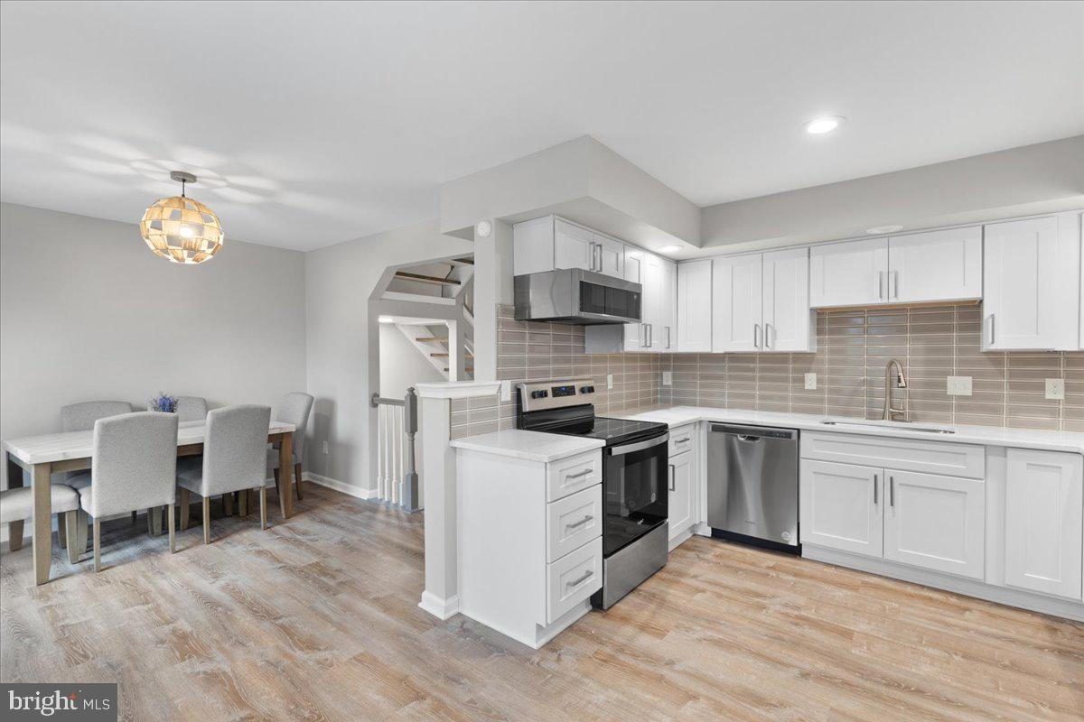 21094 Cornerpost Square Ashburn, VA 20147 - Photo 3 of 29