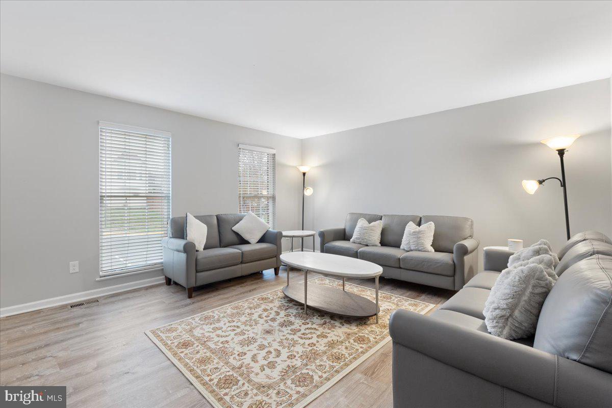 21094 Cornerpost Square Ashburn, VA 20147 - Photo 4 of 29