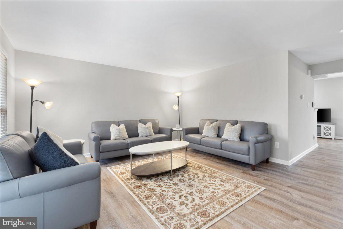 21094 Cornerpost Square Ashburn, VA 20147 - Photo 6 of 29