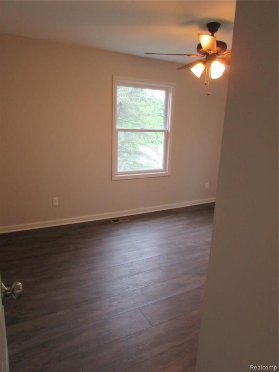 2405 South Irish Road Davison, MI 48423 - Photo 21 of 24