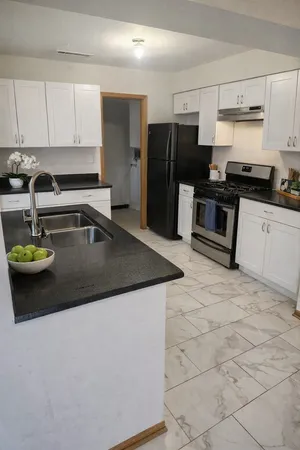 $279,000 | 8254 Chestnut Drive, Unit 41D, Palos Hills, IL 60465