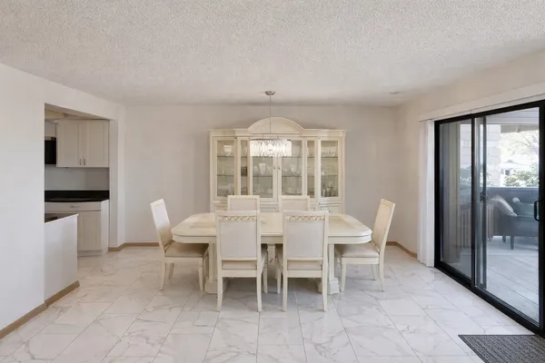 $279,000 | 8254 Chestnut Drive, Unit 41D, Palos Hills, IL 60465