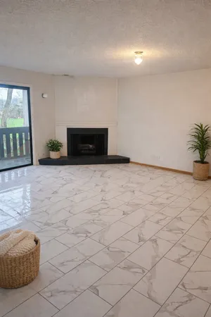 $279,000 | 8254 Chestnut Drive, Unit 41D, Palos Hills, IL 60465