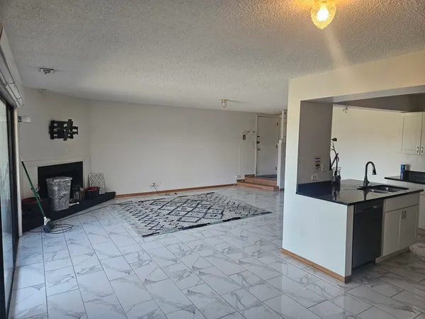 $279,000 | 8254 Chestnut Drive, Unit 41D, Palos Hills, IL 60465