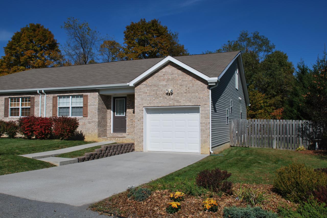 2 Village Road Lewisburg, WV 24901 - Photo 1 of 12 duplex