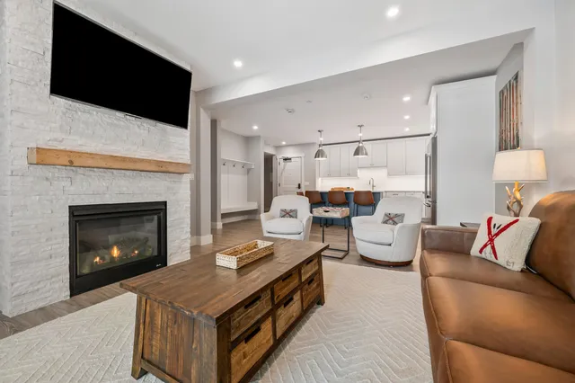 $779,000 | 243 Skimobile Road, Unit 252, Conway, NH 03860