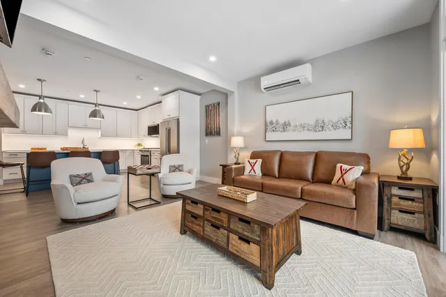 $779,000 | 243 Skimobile Road, Unit 252, Conway, NH 03860