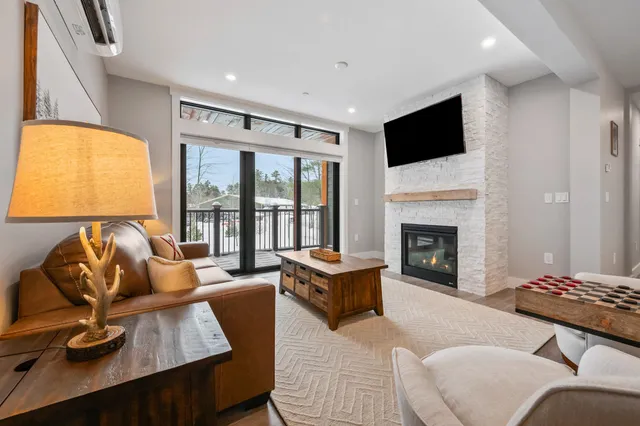 $779,000 | 243 Skimobile Road, Unit 252, Conway, NH 03860