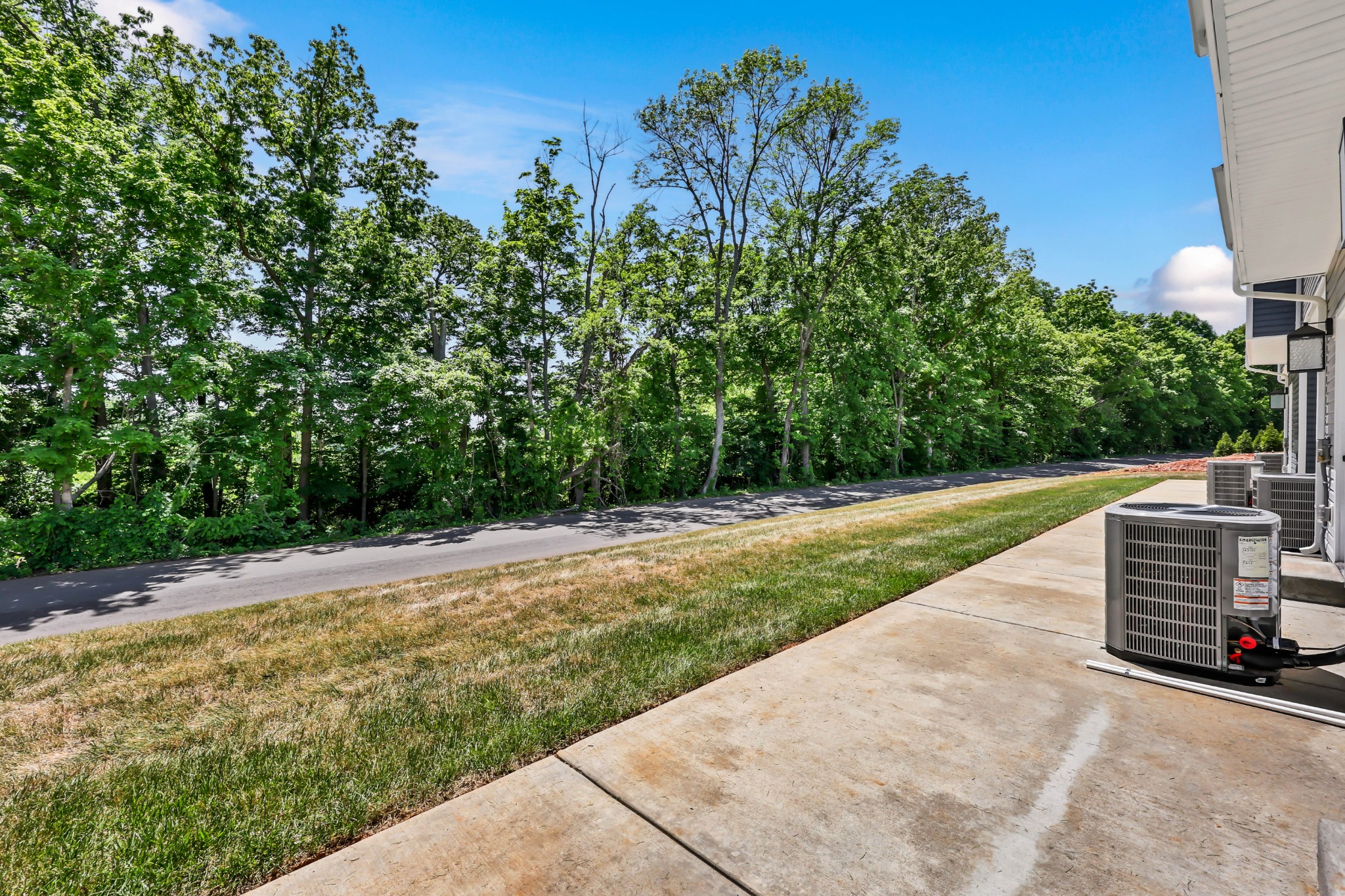 352 Front Rdg Circle Clarksville, TN 37042 - Photo 26 of 29 a backyard of a house with lots of green space