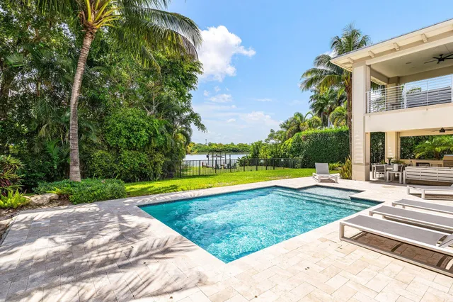$4,995,000 | 1400 Lake Drive, Delray Beach, FL 33444