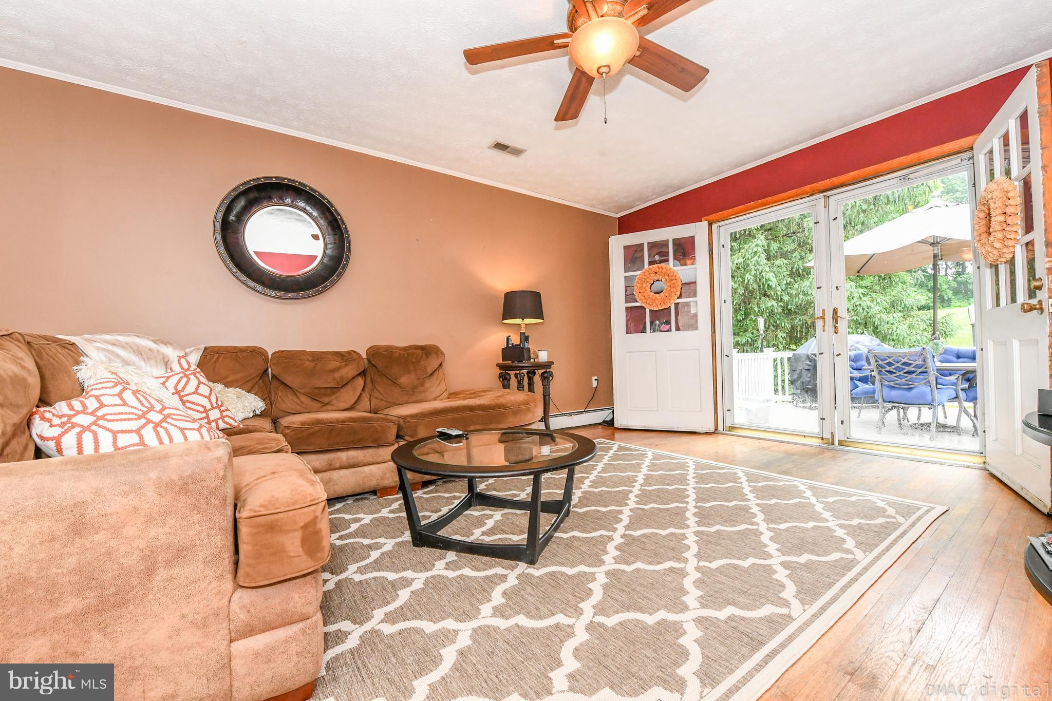 6105 Ravenwood Road Mount Airy, MD 21771 - Photo 8 of 30 Living Room