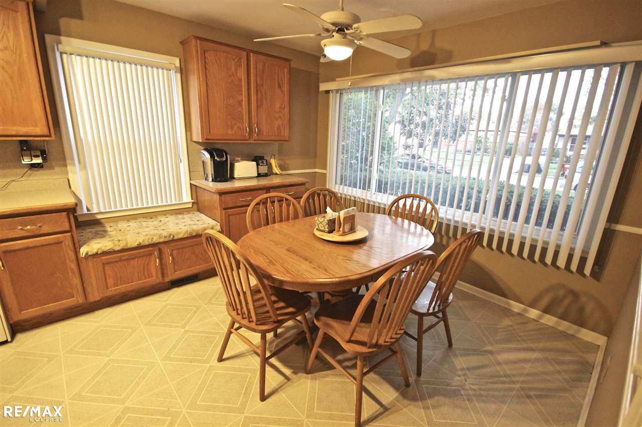 17952 Rainbow Road Fraser, MI 48026 - Photo 5 of 37 31305940-4.JPG