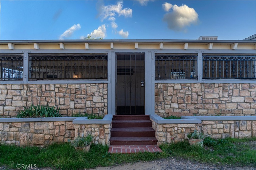 44270 Arya Court Anza, CA 92539 - Photo 37 of 64 a front view of a house with a garden