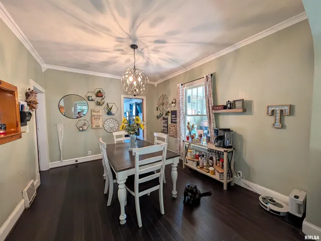 $174,900 | 1589 West Water Street, Galesburg, IL 61401