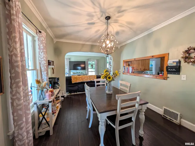 $174,900 | 1589 West Water Street, Galesburg, IL 61401