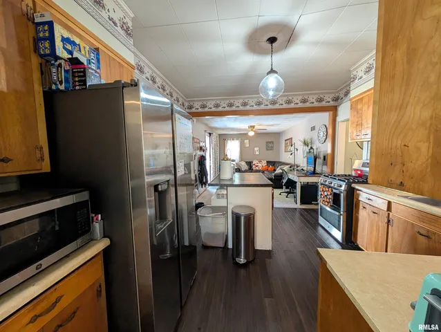 $174,900 | 1589 West Water Street, Galesburg, IL 61401